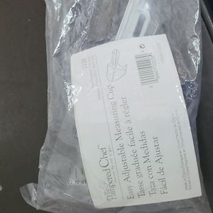 Adjustable Measuring Cup